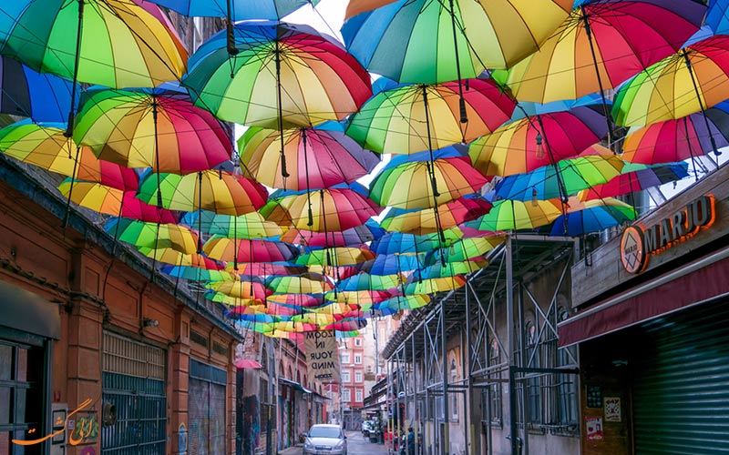 مظلات شارع كاراكوفي