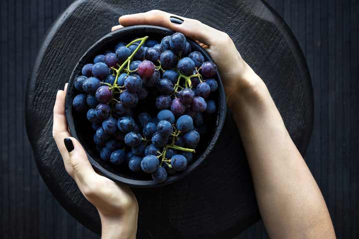 التغذية السليمة لتقوية الذاكرة - العنب الأحمر