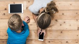 5 فوائد و 6 عيوب للهواتف الذكية للأطفال