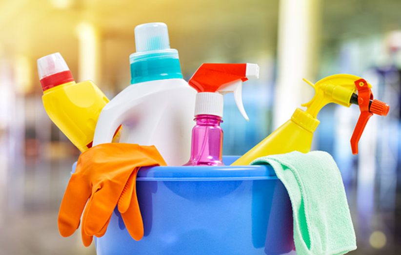 منظفات قوية في تنظيف المنزل